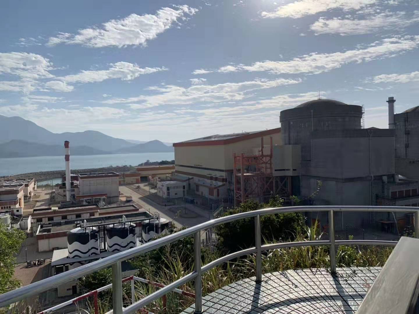 尊龙凯时环保常英董事长一行前往中广核大亚湾核电站参观学习