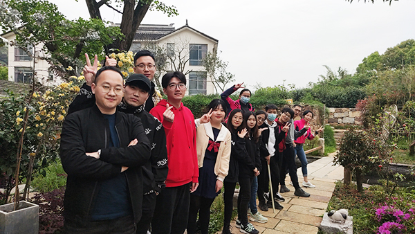 尊龙凯时环保营销团队西山缥缈峰户外拓展旅游活动之旅