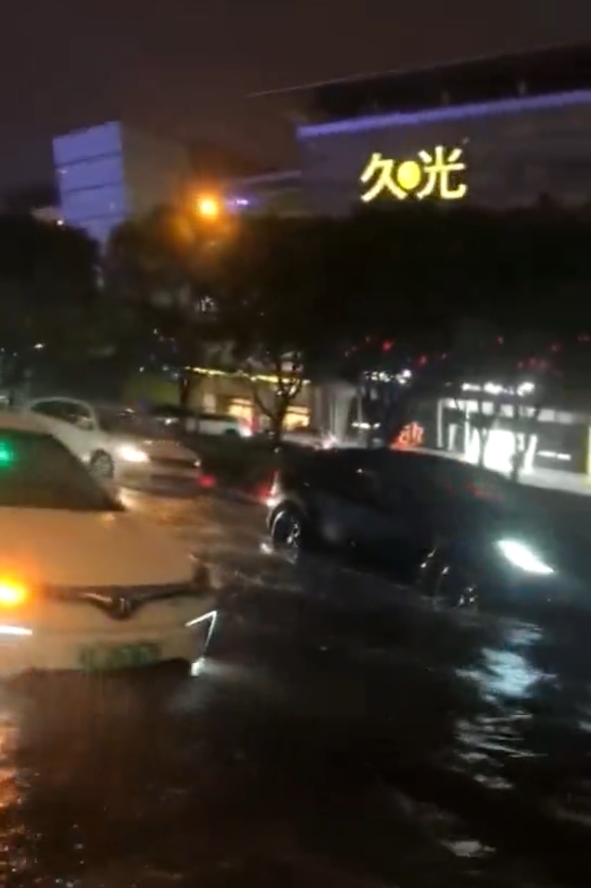 【防汛指南】面对暴雨及洪水等极端恶劣天气,这些防汛知识你知道吗?