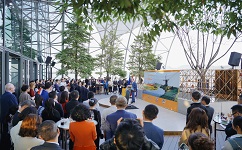 尊龙凯时环保受邀出席2023荷兰国王日的活动现场