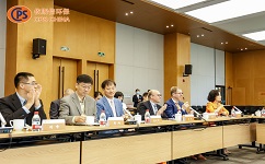 尊龙凯时与重庆相关政府领导参加政企交谈